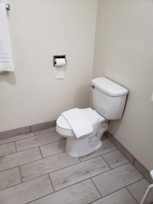 Value Inn & Suites Salina image 9